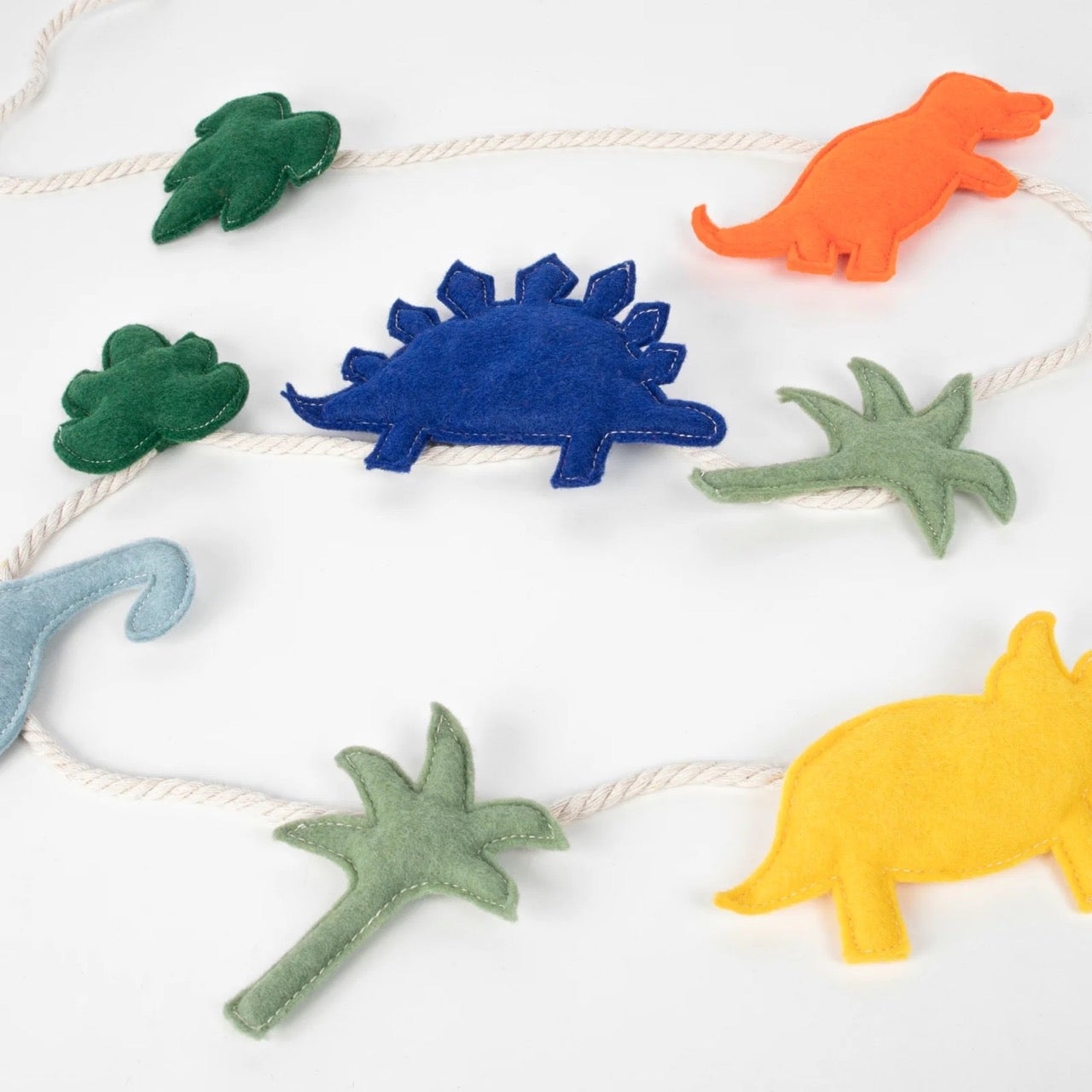 Meri Meri Felt Dinosaur Garland - Thumbnail 3